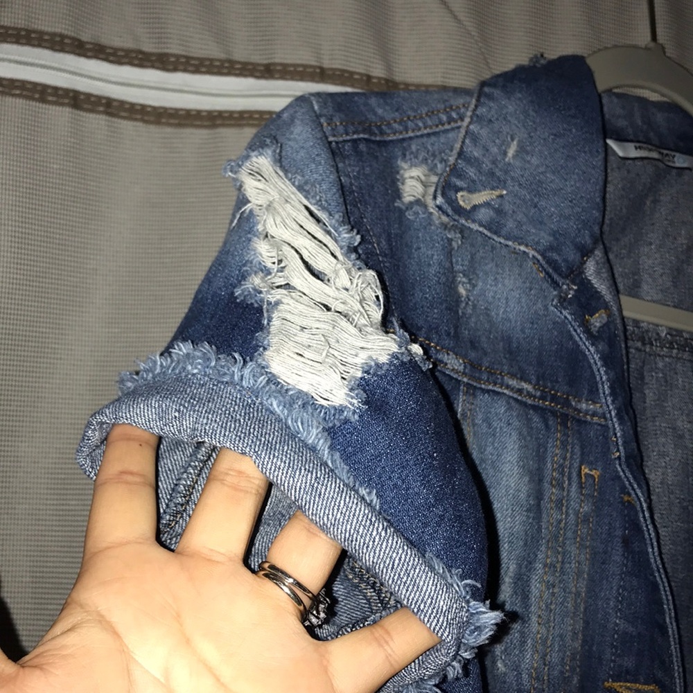 Jean jacket - Picture 4 of 6
